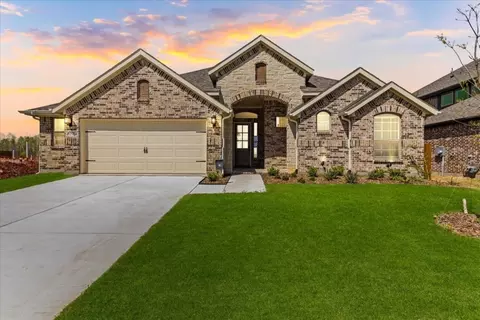691 Majestic Oak Ln, Waxahachie, TX 75165
