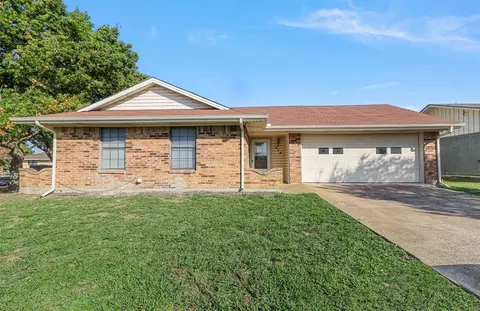 212 E Hazelwood St, Princeton, TX 75407