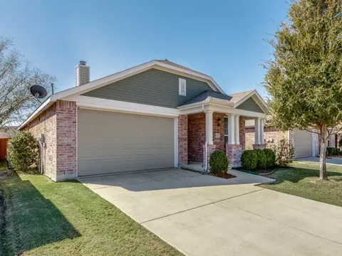 1512 Zebra Finch Dr, Little Elm, TX 75068
