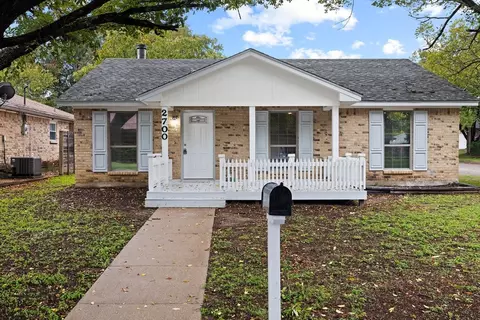 2700 Carten St, Fort Worth, TX 76112