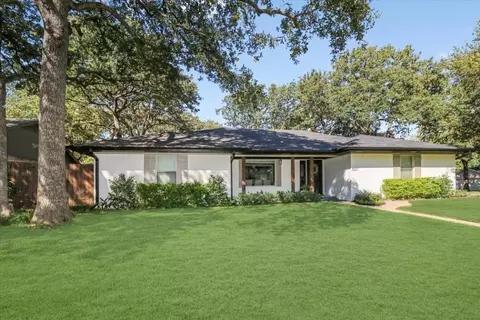 3021 Steve Dr, Hurst, TX 76054
