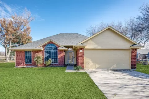 604 Keaton Rd S, Sanger, TX 76266