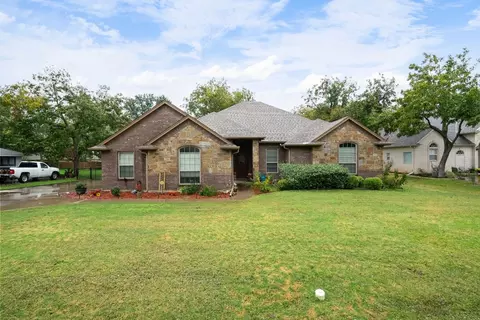 9210 Hanging Moss Dr, Granbury, TX 76049