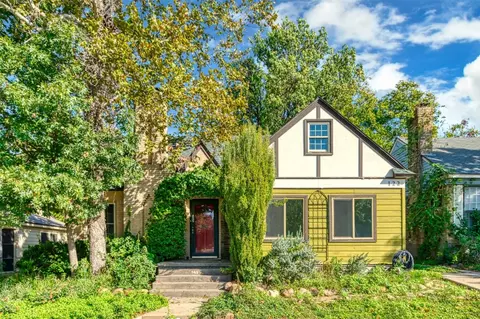 122 N Hampton Rd, Dallas, TX 75208