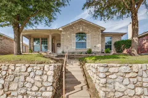 2945 Midbury Dr, Lancaster, TX 75134