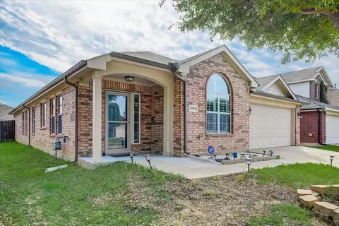 8199 La Frontera Trl, Arlington, TX 76002