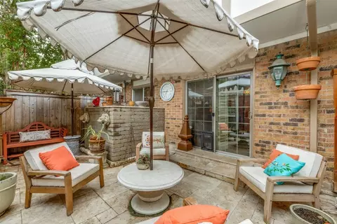 212 Westview Ter, Arlington, TX 76013
