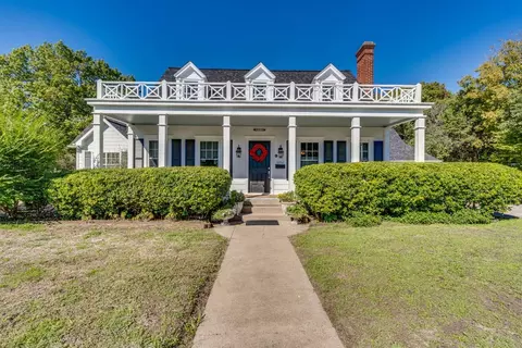 311 Olive St, Waxahachie, TX 75165