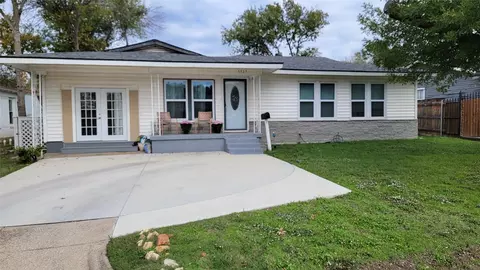 5025 Nadine Dr, Haltom City, TX 76117