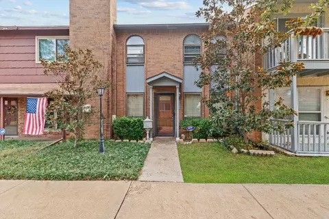 3622 Holly Tree Trl, Garland, TX 75044