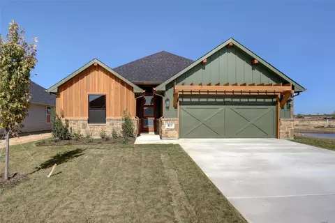 813 Rodgers Ave, Godley, TX 76044