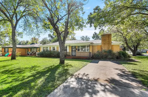 5629 Black Oak Ln, River Oaks, TX 76114