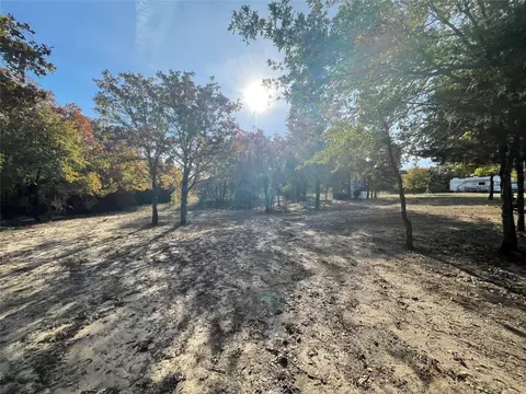 215 Twisted Willow, Sunset, TX 76270 photo 16