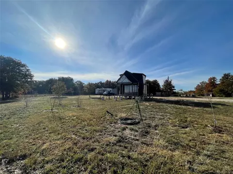 215 Twisted Willow, Sunset, TX 76270 photo 8
