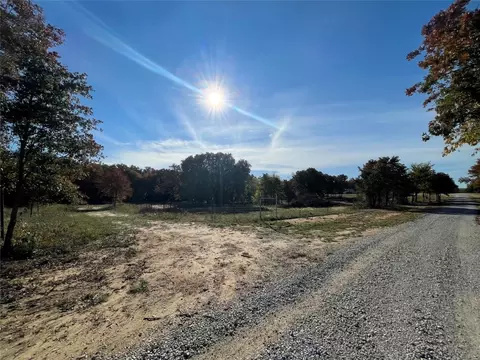 215 Twisted Willow, Sunset, TX 76270 photo 32