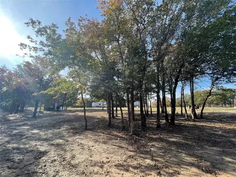 215 Twisted Willow, Sunset, TX 76270 photo 3