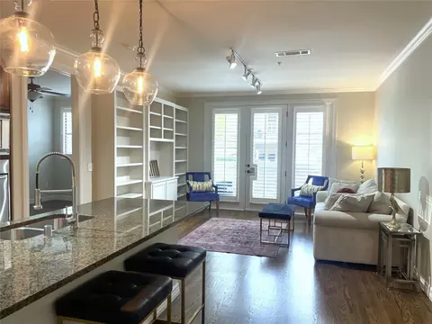 8616 Turtle Creek Blvd #207, Dallas, TX 75225