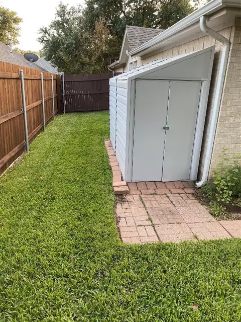 720 Bent Tree Ct, Hurst, TX 76054 photo 8