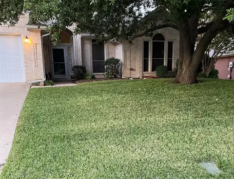 720 Bent Tree Ct, Hurst, TX 76054