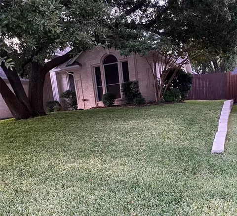 720 Bent Tree Ct, Hurst, TX 76054 photo 2