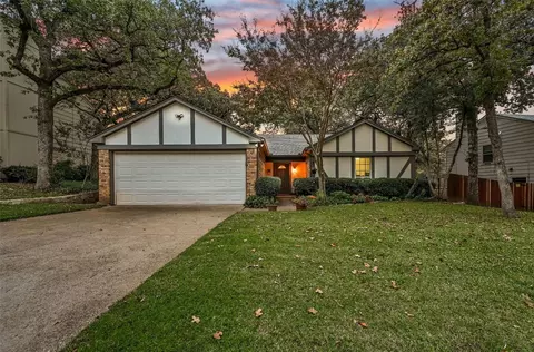 415 Knoll Wood Ct, Euless, TX 76039