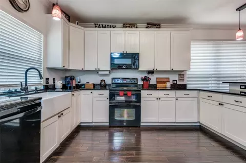 203 Branch Bnd, Euless, TX 76039 photo 9