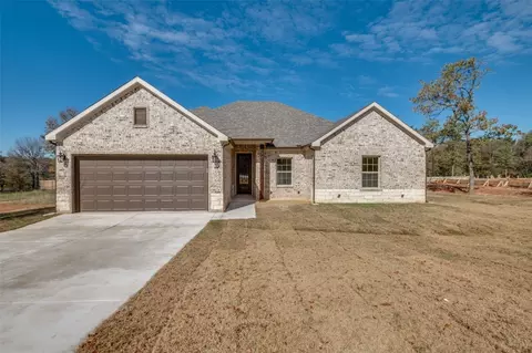 836 Haynie Dr, Runaway Bay, TX 76426