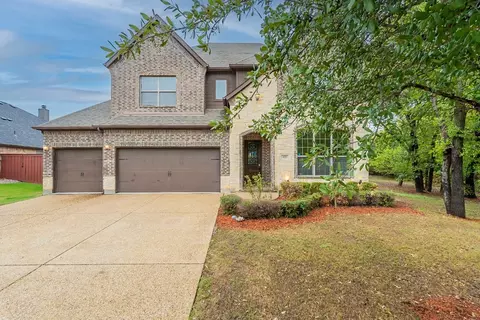 121 Mundelein Dr, Oak Point, TX 75068