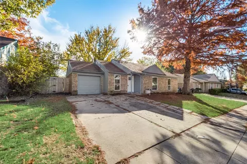 826 Cavalier Dr, Arlington, TX 76017