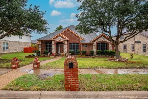 1204 Drexel Dr, Desoto, TX 75115
