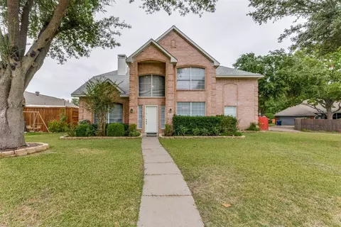909 Crestmeade Dr, Garland, TX 75040