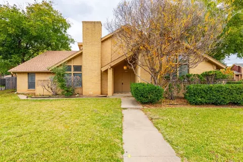 2044 Oakmeadow Ct, Bedford, TX 76021