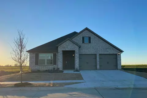 3301 Redbud Trl, Grand Prairie, TX 76804