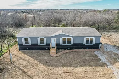 330 Valley Ridge Dr, Bridgeport, TX 76426