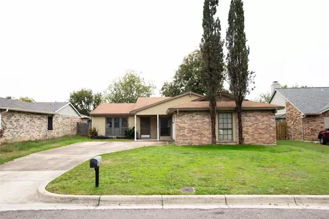 4566 Dove Tree Ct, Fort Worth, TX 76137