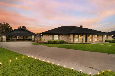 1504 Meadow Crest Ln, Mansfield, TX 76063