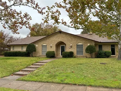 1605 Yarborough Dr, Sherman, TX 75092