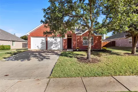 3913 Luck Hole Dr, Denton, TX 76210