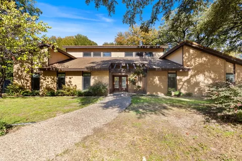 3300 Moss Hollow St, Fort Worth, TX 76109