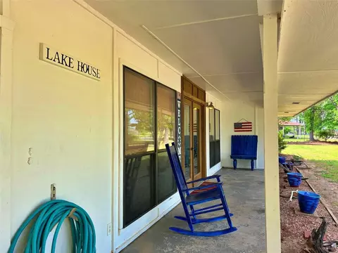 5618 Hummingbird, Kingston, OK 73439