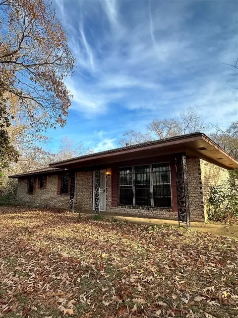 1004 W Reagan St, Palestine, TX 75801