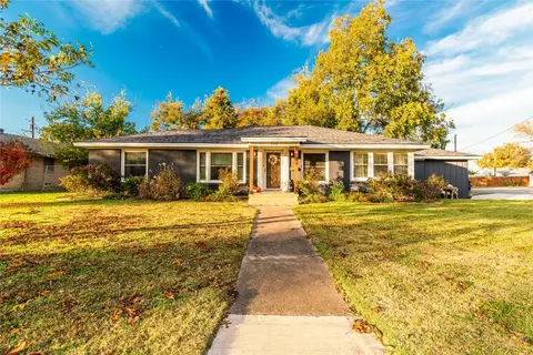 705 E Main St, Honey Grove, TX 75446