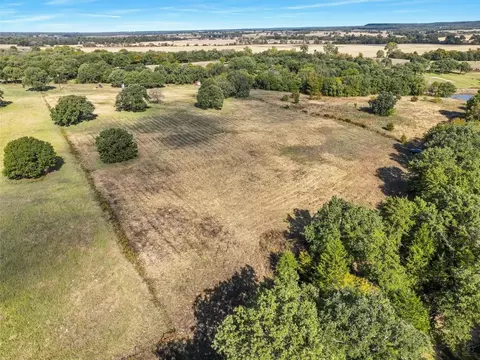 1889 Parker Dairy Rd, Alvord, TX 76225