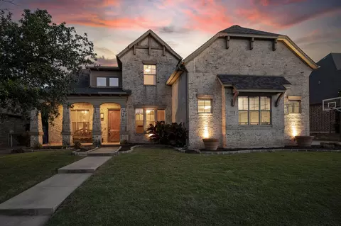 7712 Silverleaf Dr, North Richland Hills, TX 76182