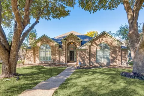8048 Sunscape Ln, Fort Worth, TX 76123