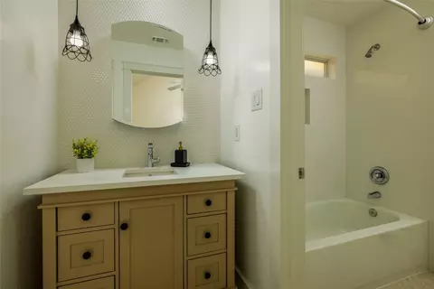 732 Forest St, Grapevine, TX 76051 photo 16