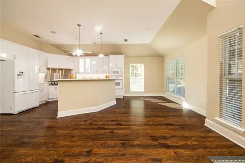 732 Forest St, Grapevine, TX 76051 photo 7