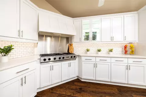 732 Forest St, Grapevine, TX 76051 photo 12