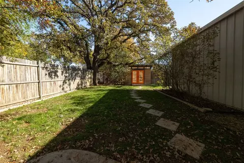 732 Forest St, Grapevine, TX 76051 photo 33