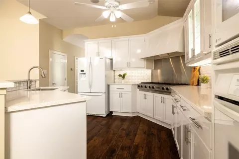 732 Forest St, Grapevine, TX 76051 photo 11
